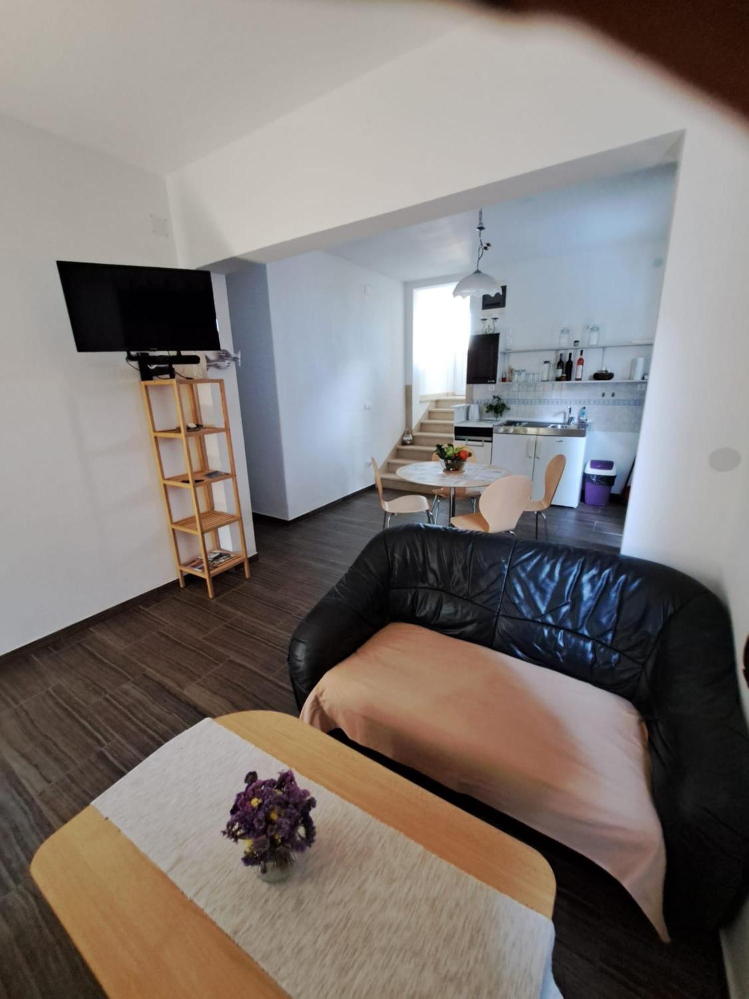 Apartmani Dusica ルンバルダ エクステリア 写真